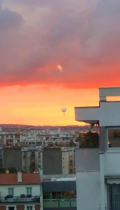 Nice Loft With Romantic View Over The Eiffel Tower Parigi Esterno foto