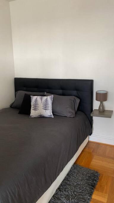 Nice Loft With Romantic View Over The Eiffel Tower Parigi Esterno foto