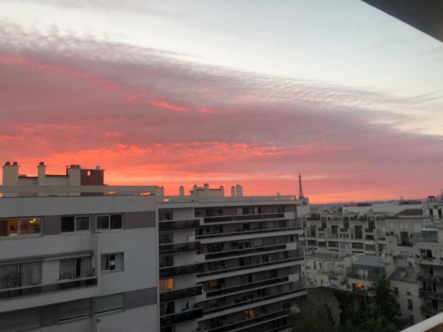 Nice Loft With Romantic View Over The Eiffel Tower Parigi Esterno foto